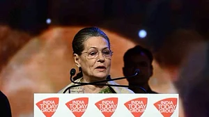 किसी भी हाल में 2019 में बीजेपी को सत्ता में नहीं आने देंगे: सोनिया गांधी