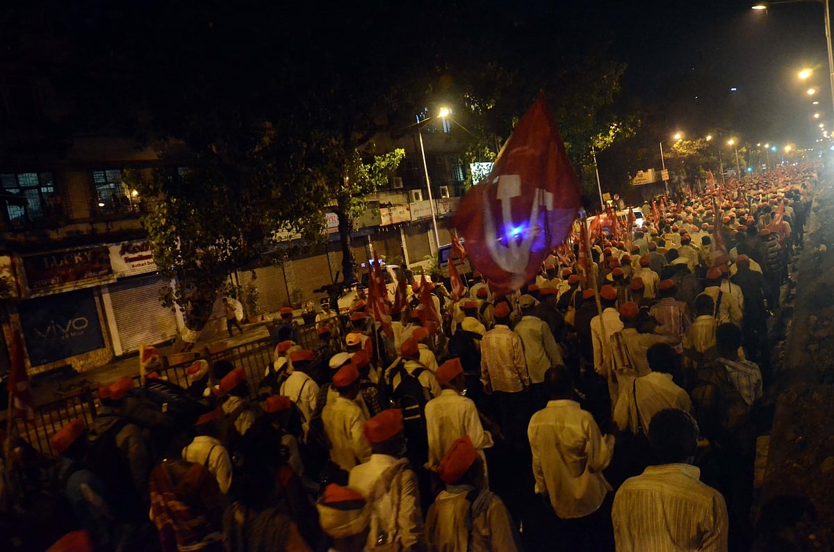 महाराष्ट्र किसान आंदोलन: तस्वीरों में देखें सड़कों पर उतरे अन्नदाता का हाल