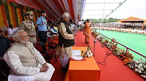 योगी सरकार का एक साल: अधूरे वादों का सबक है फूलपुर-गोरखपुर की हार