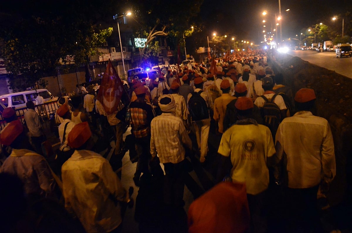 महाराष्ट्र किसान आंदोलन: तस्वीरों में देखें सड़कों पर उतरे अन्नदाता का हाल