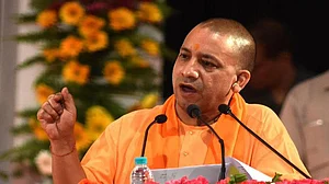 यूपी उपचुनाव: फूलपुर में हार करीब देख डर गई है बीजेपी