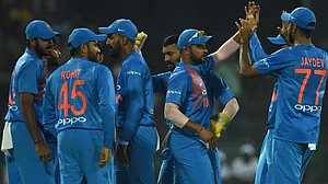 निदास ट्रॉफीः खराब मौसम से प्रभावित चौथे वनडे में लड़खड़ाई श्रीलंकाई पारी, टीम इंडिया को जीत के लिए 153 रन का लक्ष्य