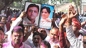 2014 के नतीजों में अगर मिला दें एसपी-बीएसपी के वोट तो  71 से घटकर 37 पर आ जाएगा बीजेपी का आंकड़ा