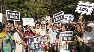 कठुआ-उन्नाव रेप केस के विरोध में देश भर में विरोध-प्रदर्शन, पीड़ितों के लिए इंसाफ की मांग