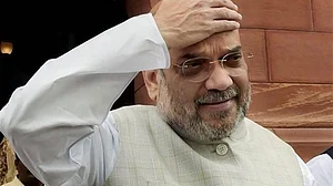 दलित सांसदों की नाराजगी ने खिलाया गुल, एक दिन के लखनऊ दौरे पर पहुंचे अमित शाह