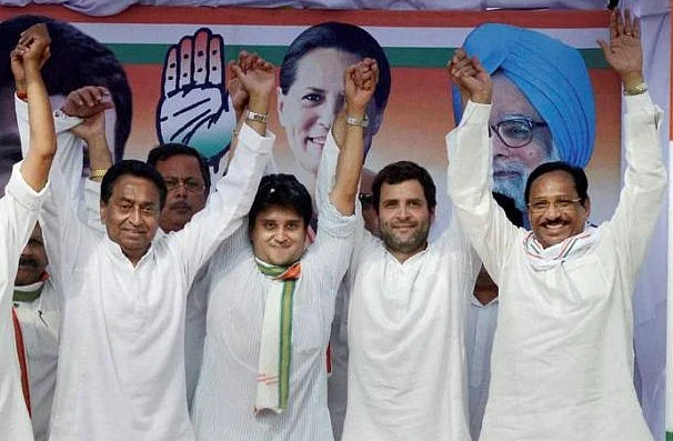 मध्यप्रदेश: ‘कमल-ज्योति’ की आभा में कांग्रेस की रणनीतिक घेरेबंदी से कसमसाया विपक्ष