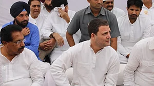 राजघाट से राहुल की बीजेपी को चुनौती, ‘जातिवादी और दलित विरोधी मोदी सरकार को 2019 में हराकर रहेंगे’