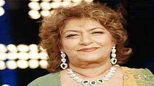 सरोज खान का विवादित बयान, कहा रेप के बाद इंडस्ट्री रोजी-रोटी तो देती है