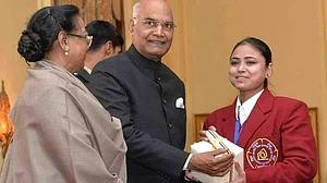 योगीराज में खुलेआम गुंडागर्दी, वीरता पुरस्कार से सम्मानित बहादुर बेटी पर दिनदहाड़े जानलेवा हमला