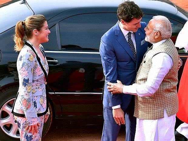 मोदी जी तो सबको ‘झप्पी’ देते हैं, फिर भला चीन के राष्ट्रपति ने क्यों रखा उन्हें ‘आर्म लेंथ’ पर !