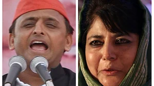 कठुआ-उन्नाव रेप: अखिलेश का बीजेपी पर हमला, महबूबा ने आसिफा मामले में आरोपी 4 पुलिसकर्मियों को किया बर्खास्त