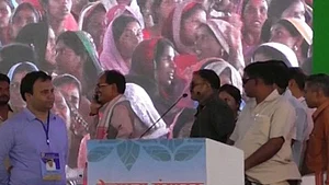 बीजेपी नेताओं को लंदन से फोन करके कह रहे थे मोदी - राहुल और कांग्रेस पर हमले करो !