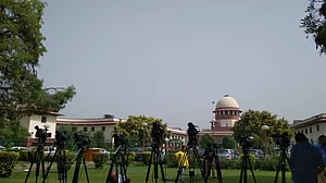 विष्णु नागर का व्यंग्य: ‘न्याय’ की विजय होते ही डरने लगता हूं मैं