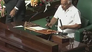 कर्नाटक: कांग्रेस के रमेश कुमार बने विधानसभा अध्यक्ष: और इस वक्त की दूसरी बड़ी खबरें, देखें वीडियो