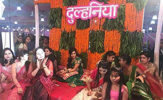बिहार: तेजप्रताप और ऐश्वर्या की शादी की रस्में शुरू, लालू यादव को तीन दिन का मिला पैरोल