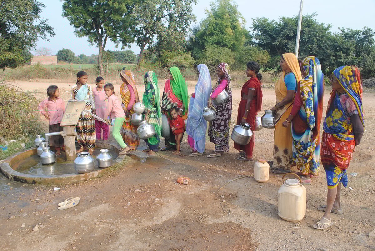 मध्य प्रदेश: बुंदेलखंड में पानी की किल्लत से परेशान लोगों का आरोप, शिवराज सरकार करती है झूठे वादे 