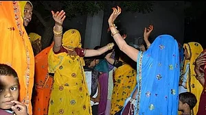 गालियों और गाली गीतों के बीच है बहुत बड़ा फर्क