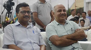 दिल्ली: केजरीवाल कैबिनेट के ये दो मंत्री संभालेंगे 28 विभाग, जानें किसे मिला सिसोदिया का पसंदीदा विभाग?