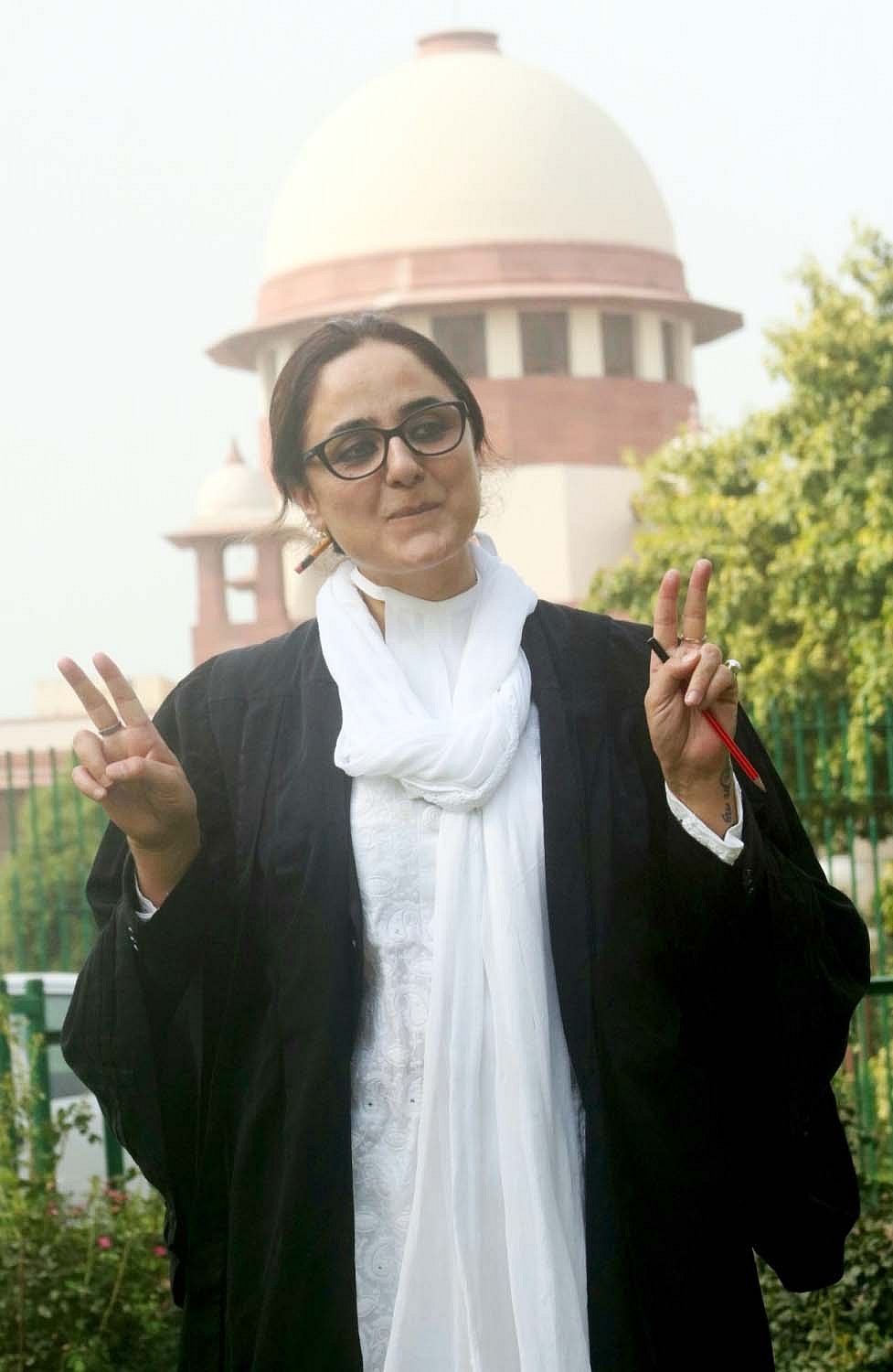 कर्नाटक चुनाव के रंग तस्वीरों में:  कभी साइकिल, तो कभी बैलगाड़ी, और कभी गैस सिलेंडर उठाए दिखे कांग्रेस अध्यक्ष