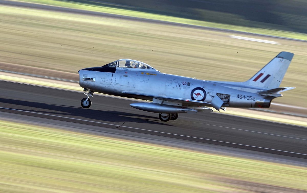 कर्नाटक चुनाव के रंग तस्वीरों में:  कभी साइकिल, तो कभी बैलगाड़ी, और कभी गैस सिलेंडर उठाए दिखे कांग्रेस अध्यक्ष