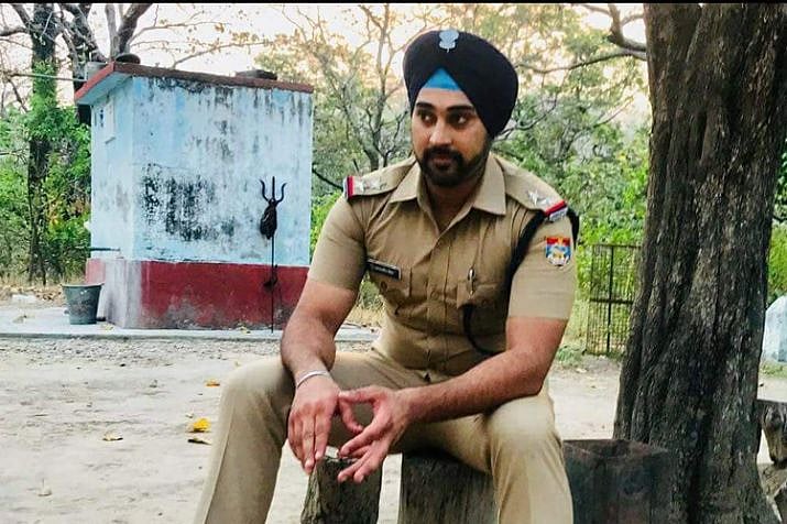 ‘भगवाधारी उसकी जान लेने पर आमादा थे, वह कांप रहा था, मैंने उसे  मां की तरह अपनी छाती में छिपा लिया’