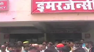 यूपी: योगी राज में मरीज बेहाल, सिद्धार्थनगर जिला अस्पताल में डॉक्टर की गैरहाजिरी से मरीज ने तोड़ा दम