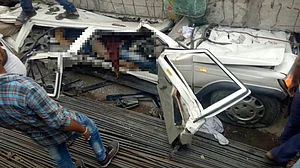 वाराणसी हादसाः यूपी पुलिस का दावा, निर्माण कार्य में की जा रही थी नियमों की अनदेखी