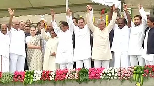 कर्नाटक: सीएम पद की शपथ लेते ही कुमारस्वामी ने किया  किसानों का कर्ज माफ