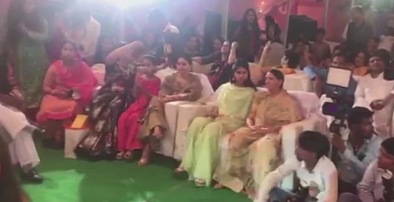 बिहार: तेजप्रताप और ऐश्वर्या की शादी की रस्में शुरू, लालू यादव को तीन दिन का मिला पैरोल