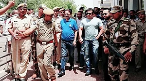 जोधपुर कोर्ट में पेश हुए सलमान खान: और इस वक्त की दूसरी बड़ी खबरें, देखें वीडियो