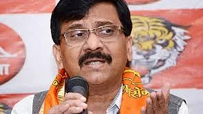 ईवीएम को लेकर शिवसेना का बीजेपी और चुनाव आयोग पर कड़ा हमला, कहा, ‘तवायफ’ बन गया है आयोग