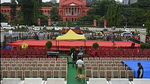 कर्नाटक में कांग्रेस-जेडीएस की सरकार आज संभालेगी कामकाज, शपथ समारोह में दिखेगी विपक्षी एकता की ताकत