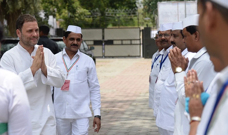 कांग्रेस पार्टी ने फूंका लोकसभा चुनाव का बिगुल, राहुल ने ओबीसी और दलितों के लिए खोले पार्टी के दरवाजे
