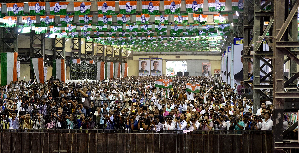 अपने गुरू आडवाणी का भी सम्मान नहीं करते पीएम मोदीः राहुल गांधी
