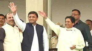 अखिलेश ने कहा, बीजेपी को हराने के लिए त्याग करने को हूं तैयार, गठबंधन से कम सीटें मिलीं तो भी चलेगा