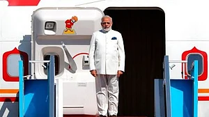 4 साल में 52 देश घूम आए पीएम मोदी, 1491 दिन ऑफिस में गुजारे और 477 दिन यात्रा में