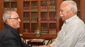 राम पुनियानी का लेख: क्या कहें प्रणब दा संघ के स्वयंसेवकों से?
