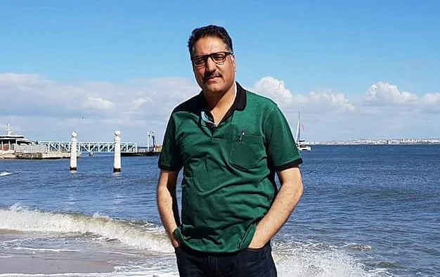 कितने शुजात बुखारी?