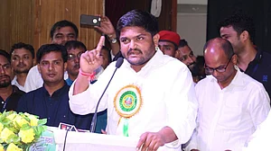 बिहार पहुंचे हार्दिक पटेल का नीतीश और पीएम मोदी से सवाल, कब मिलेगा विशेष राज्य का दर्जा?