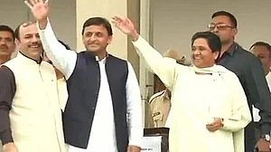 बीएसपी ने खारिज कीं एसपी को छोड़ सिर्फ कांग्रेस के साथ गठबंधन की अटकलें, कहा यह बीजेपी की बौखलाहट