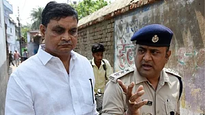 बिहार: बालिका गृह कांड से नीतीश सरकार की नाकामी उजागर, आरोपी के एनजीओ को साल में 1 करोड़ देती थी सरकार