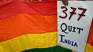 धारा 377 पर सुप्रीम कोर्ट में बहस पूरी, संविधान पीठ ने फैसला सुरक्षित रखा