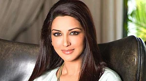 बॉलीवुड अभिनेत्री सोनाली बेंद्रे को हुआ हाईग्रेड कैंसर, न्यूयॉर्क में चल रहा है इलाज