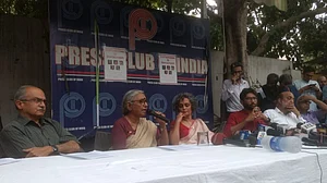 ‘सामाजिक कार्यकर्ताओं की गिरफ्तारी अपनी विफलताओं से ध्यान हटाने की मोदी सरकार की चाल’