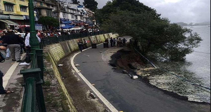 वीडियो: देखते-देखते झील में समा गया नैनीताल के मॉल रोड का एक हिस्सा