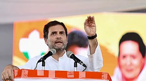 तेलंगानाः राहुल गांधी ने साधा पीएम मोदी पर निशाना, ‘56 इंच की छाती है मगर राफेल पर एक शब्द नहीं कह सकते’