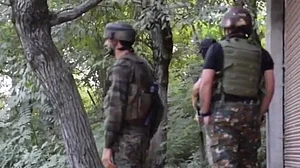 जम्मू-कश्मीर: शोपियां में सुरक्षाबलों ने 5 आतंकवादियों को किया ढेर, सर्च ऑपरेशन जारी