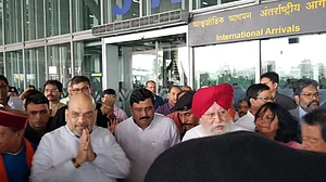 पश्चिम बंगाल: अमित शाह को फिर दिखाए गए काले झंडे, टीएमसी ने बीजेपी अध्यक्ष की रैली को बताया फ्लॉप शो