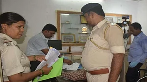 मुजफ्फरपुर कांड: सीबीआई और सीएफएसएल की टीम पहुंची बालिका गृह, सील बंद कमरों की ली गई तलाशी