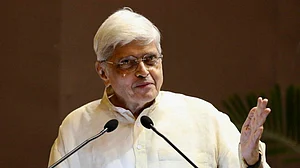 लोकतांत्रित दल और भारत के आंदोलन सद्भावना की विरोधी शक्तियों से करें मुकाबला: गोपालकृष्ण गांधी